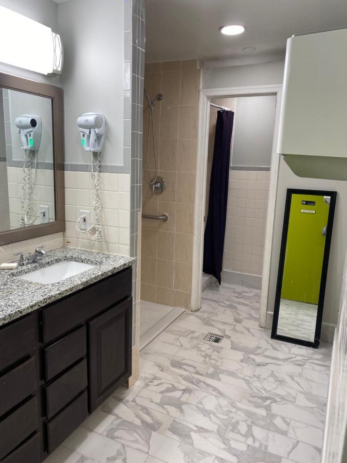 Dc International Hostel 1 Вашингтон Экстерьер фото